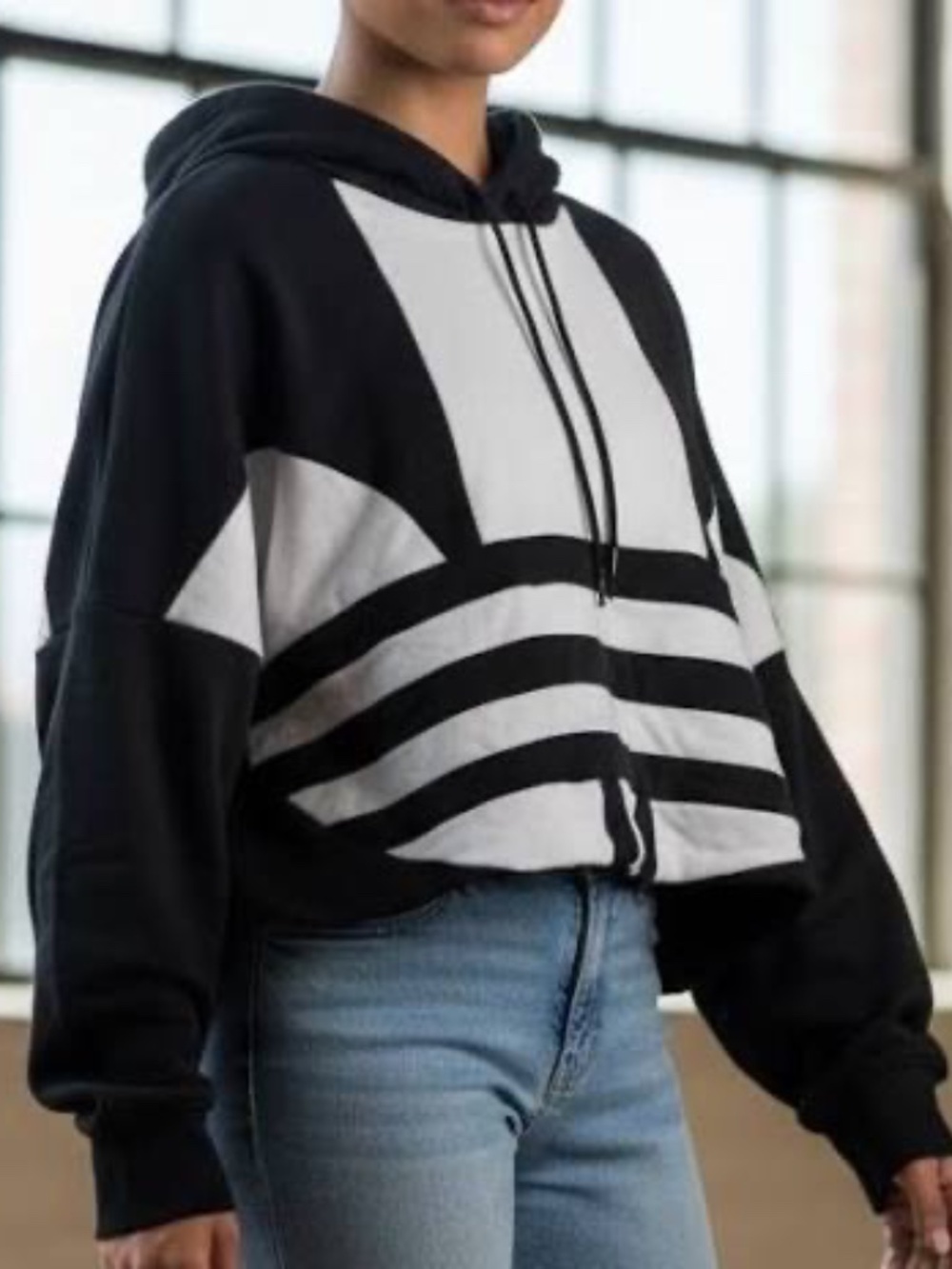 adidas Originals Large Logo Cropped Hoodie Black White Trefoil Sweatshirt XL